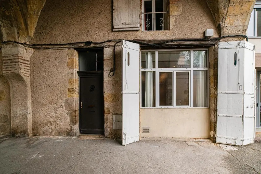 Centre historique - Cour privée - Arrivée autonome