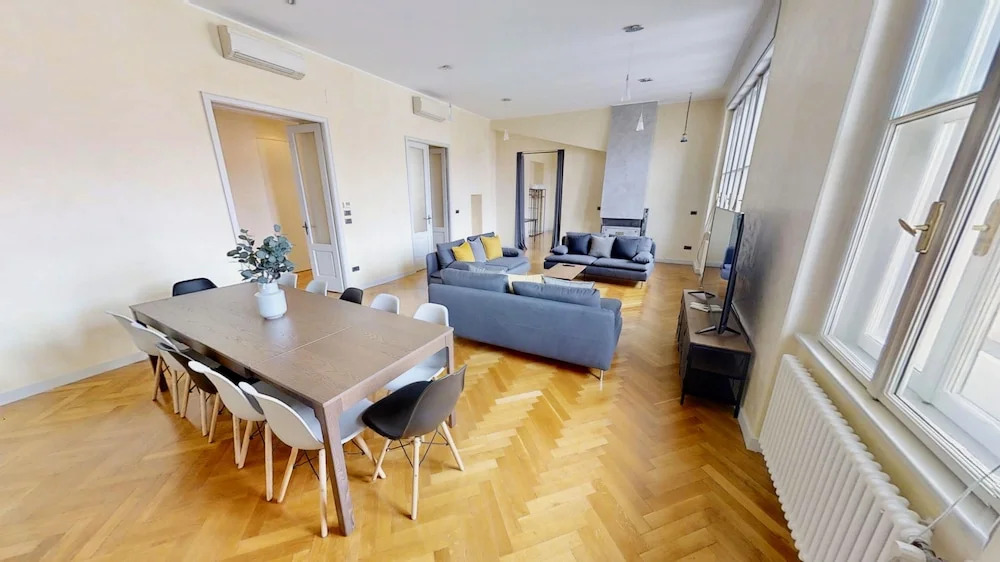 Triestevillas A/C Huge Central & Brand New - 5BR