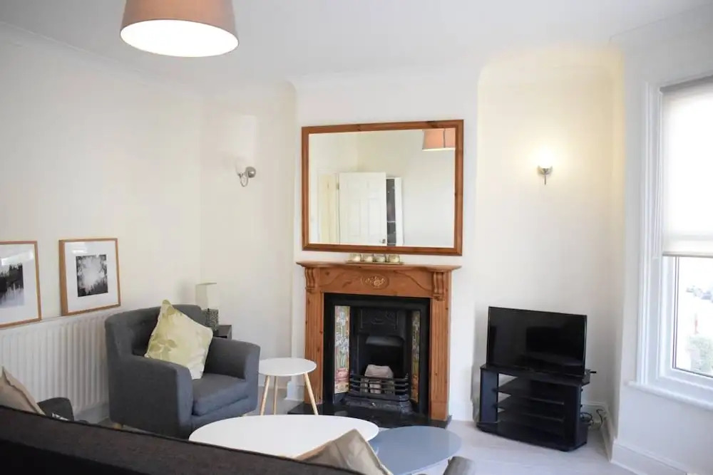 Bright 2 Bedroom Flat in East Dulwich