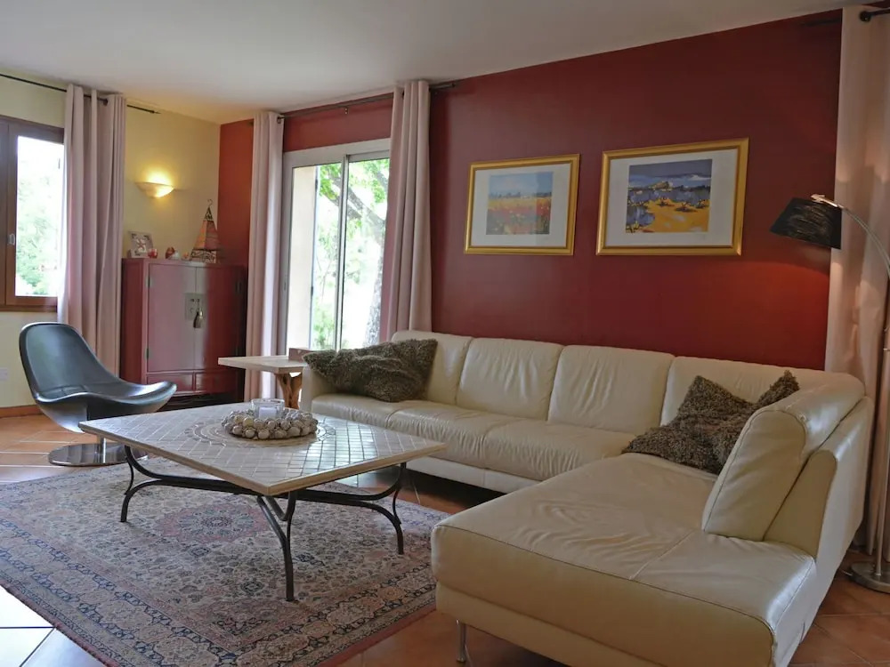 Very attractive detached villa with its own swimming pool