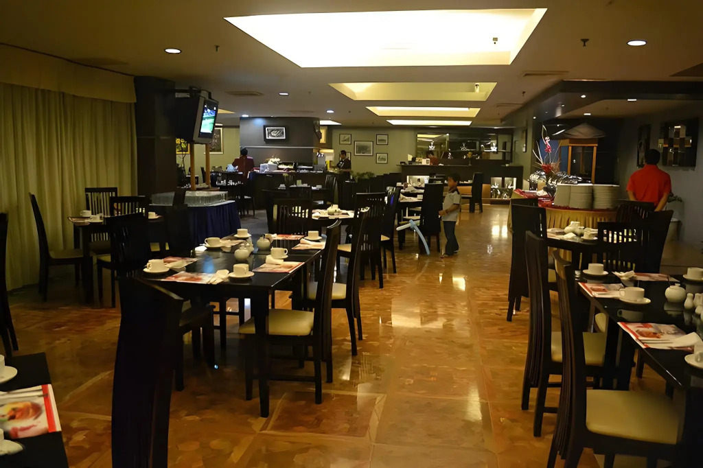 Grand Antares Hotel