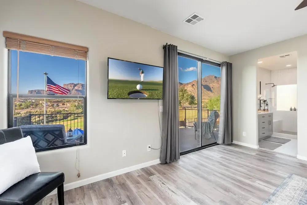 Gold Canyon Golfer's Getaway w/ Scenic Views!