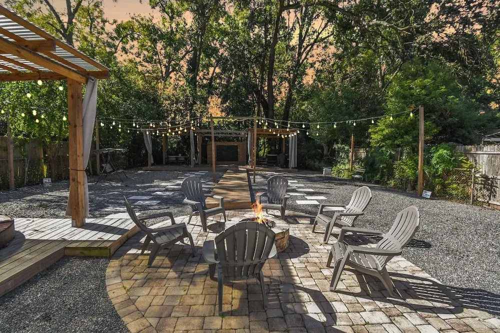 Downtown Jacksonville Retreat Pet-friendly With Hot Tub & Backyard Oasis