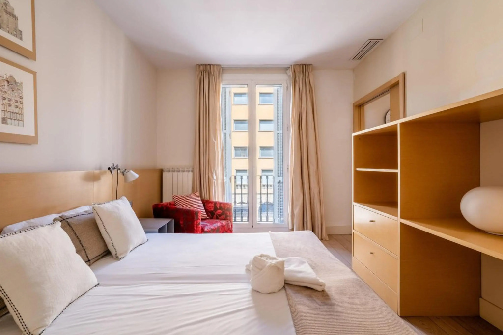 Classy 3bed 3bath apartment in Eixample