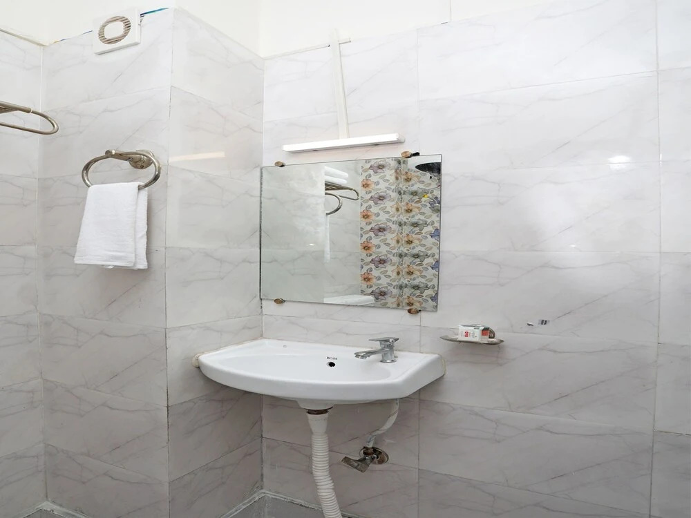 OYO 11762 Trimurti Guest House