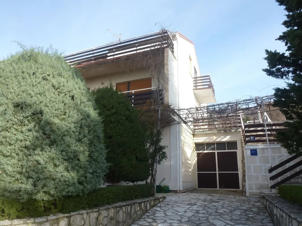 Barac Apartments