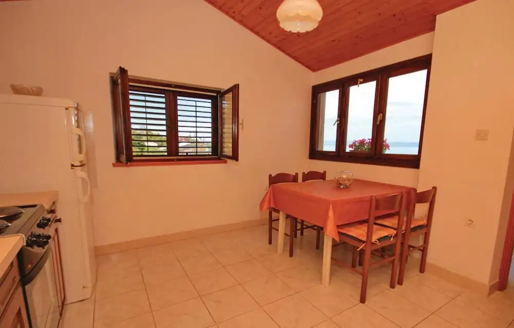 Stunning Home in Prizba With Wifi and 3 Bedrooms