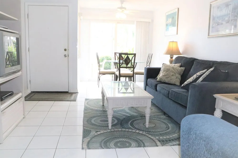 Siesta Beach House #304 2 Bedrooms 2 Bathrooms Townhouse