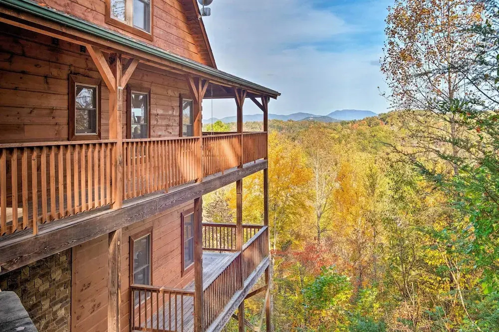 Smoky Mountain Views + Hot Tub: Spacious Cabin!