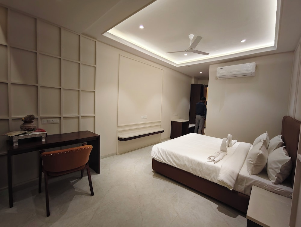 Aceotel Premier Srinivasa, Ujjain