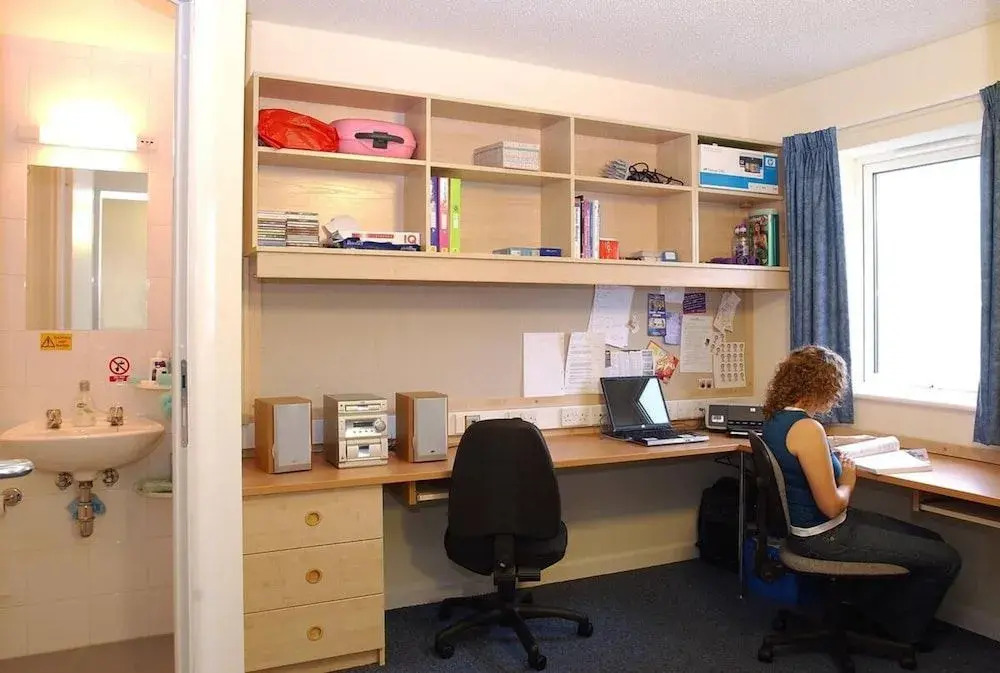 Bright Ensuite Rooms PLYMOUTH SK