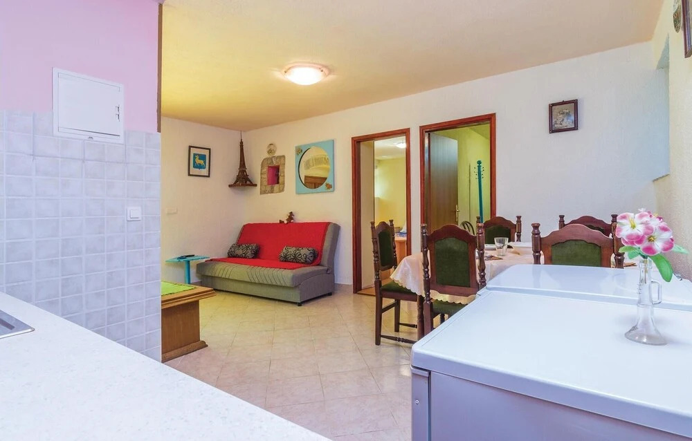 Stunning Home in Porec With Wifi and 2 Bedrooms