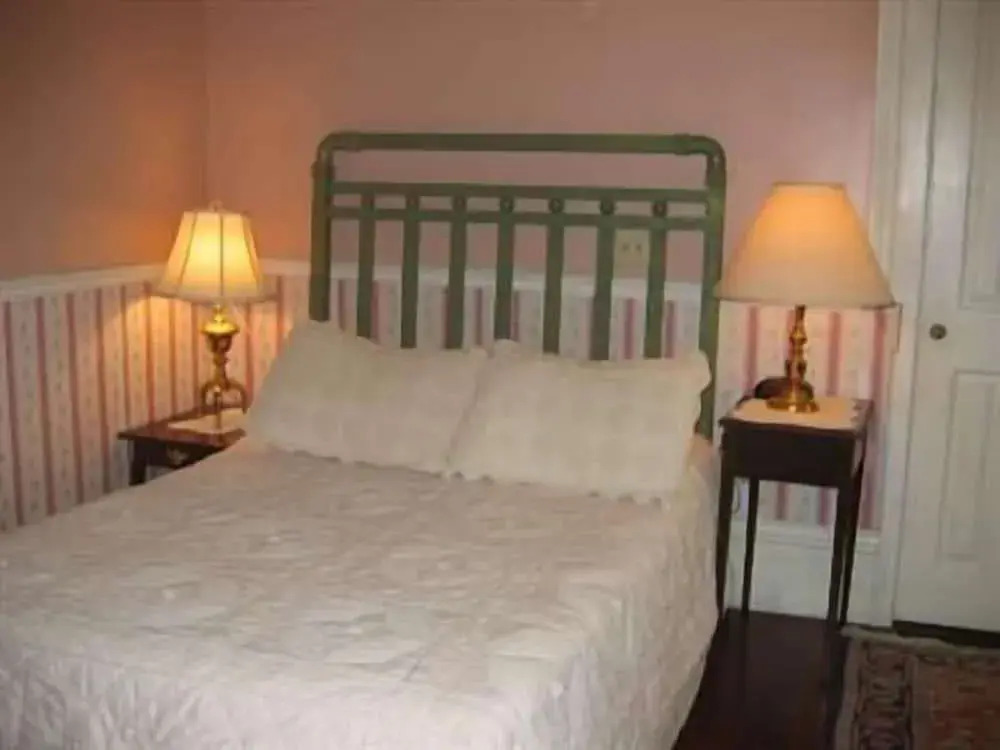 Fairchild House Bed & Breakfast