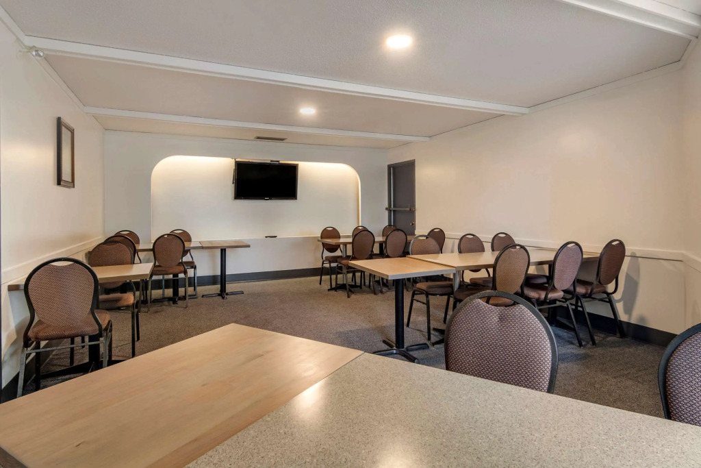 Coast Penticton Hotel