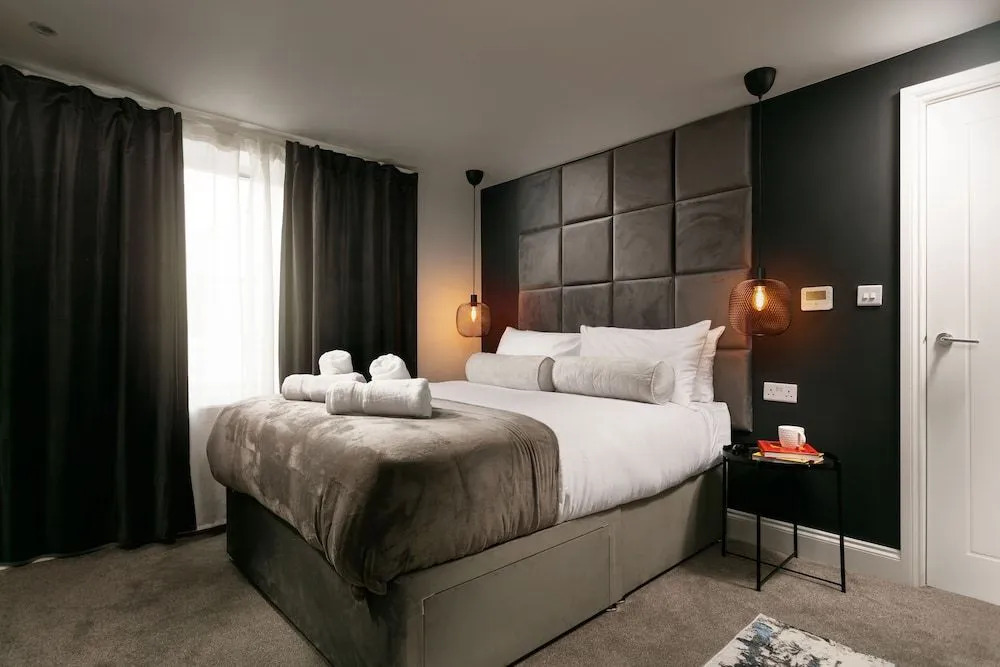 Luxe Experience - Premium Central House