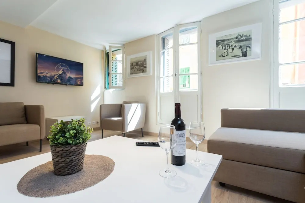 The Napoleon 2-BR Old Town - Terrace