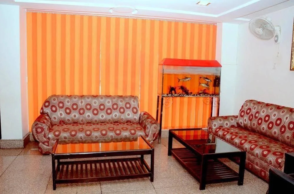 OYO 2007 Hotel Monarch Inn