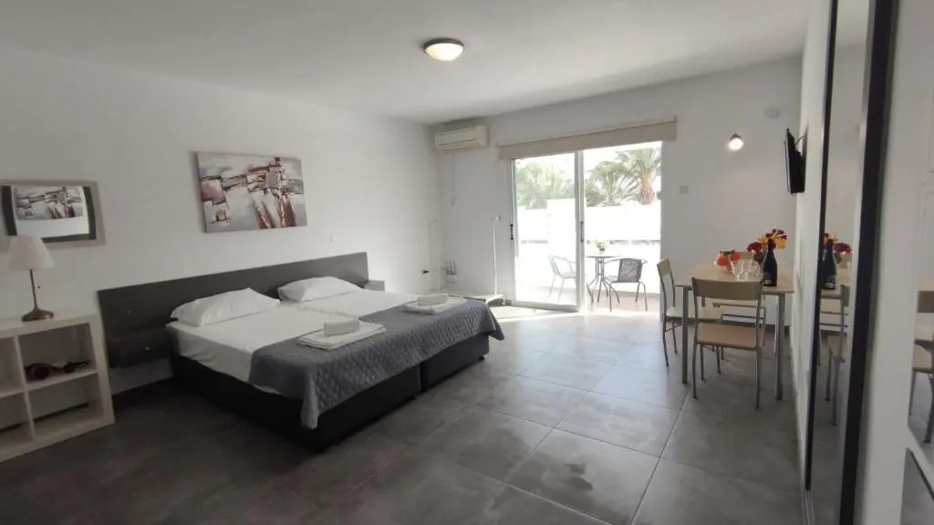 Nissi avenue studio