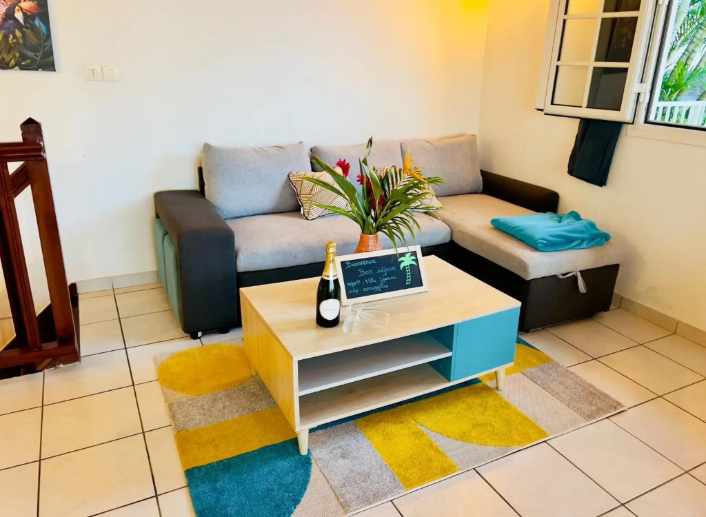 Villa T3 duplex paisible avec piscine et vue mer,rocher du diamant