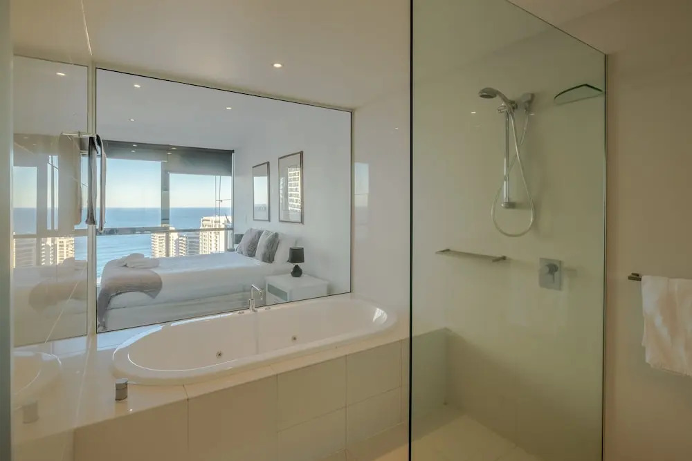 Circle on Cavill Apartments - Hosted by Wow Stay - No Parking Included