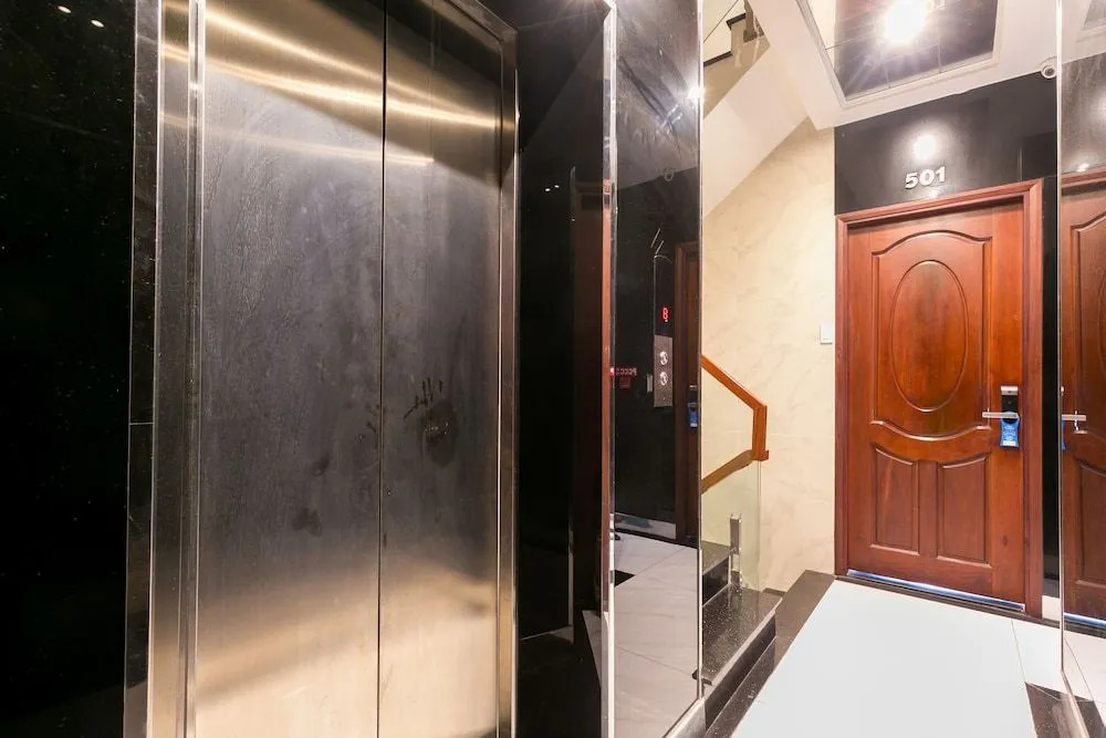 Oyo 672 Universe Apartment