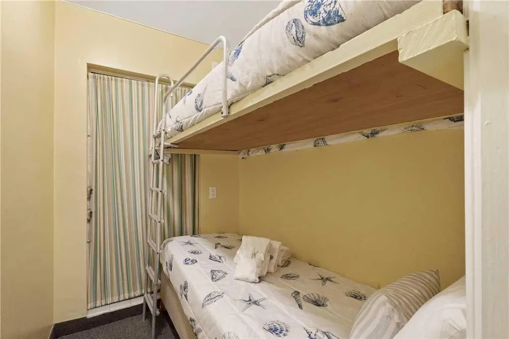 Sea Rocket 26 - Studio Condo