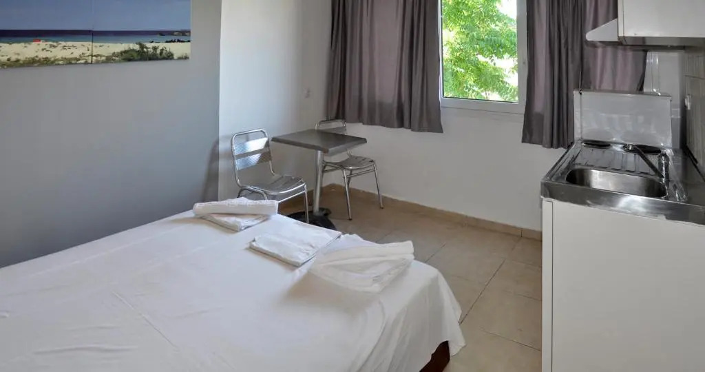 Coralli Beach Studios-Apartments
