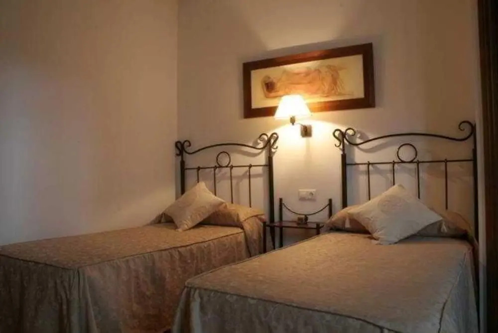 APARTAMENTOS CASERIA DE COMARES
