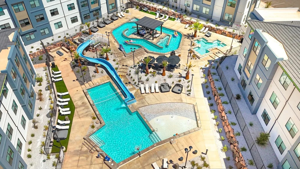Sand Cove Retreat 5 Bedroom Townhouse