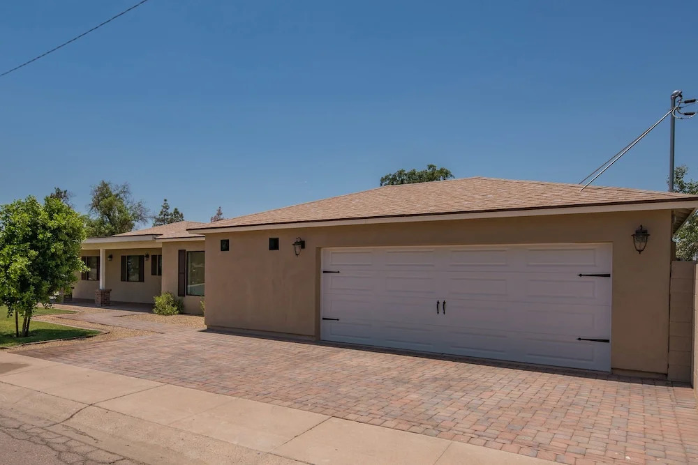 3BR Home - Private Pool - Garage by WanderJaunt