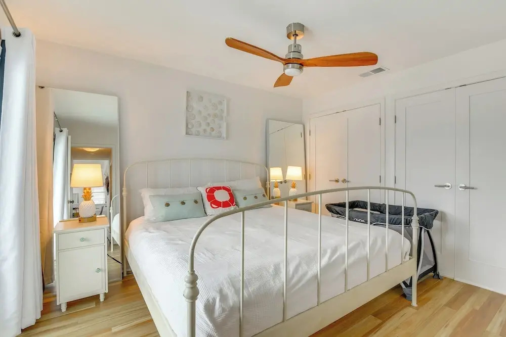 1 Block to Beach: Family Retreat in Galveston!