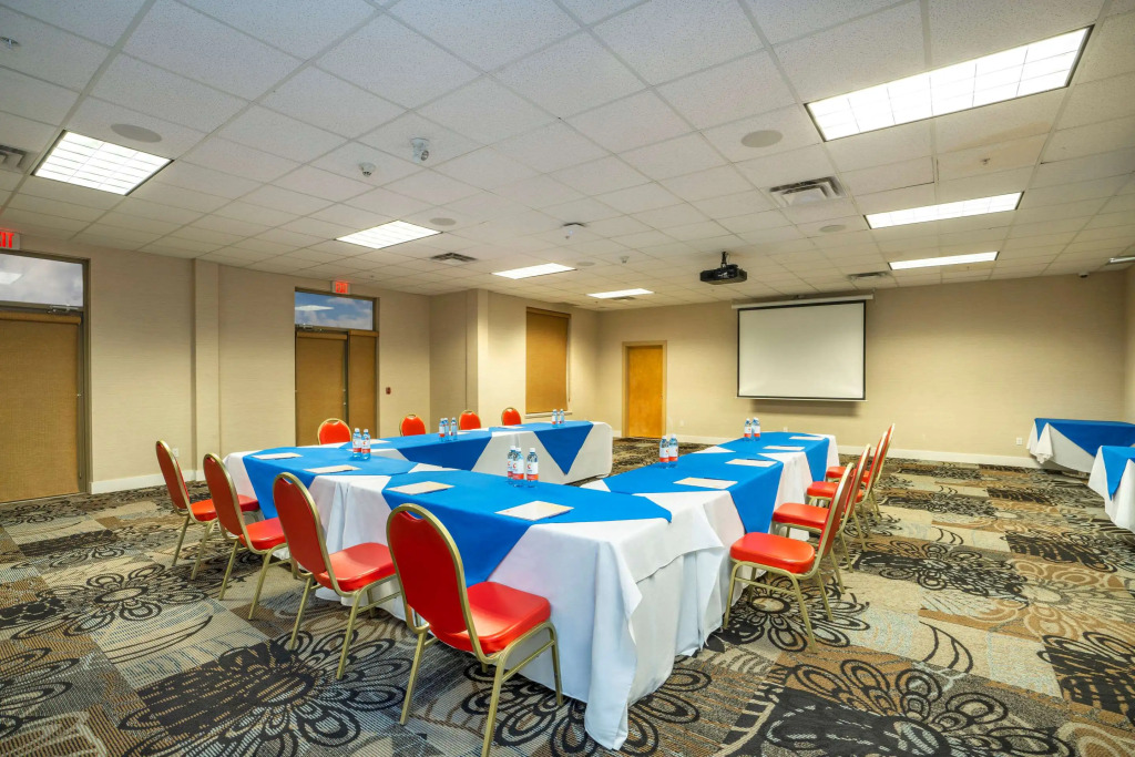 Comfort Inn & Suites Surrey