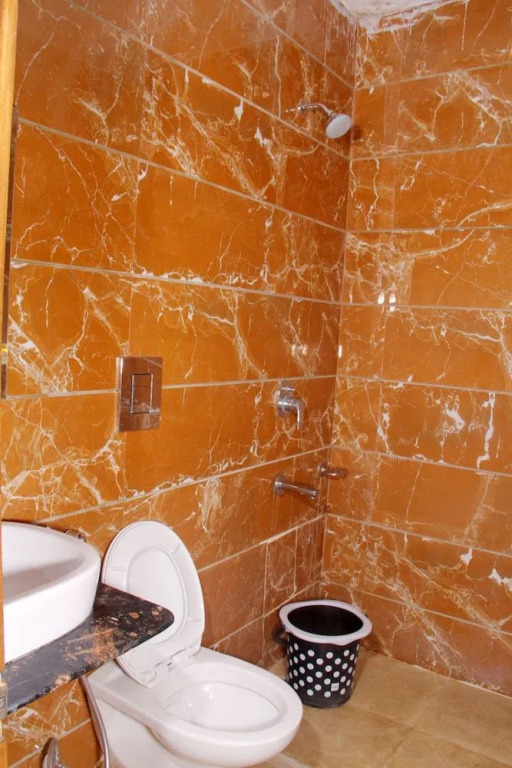 Hotel New Frontier, City Centre - Walk in Chandni Chowk & OLD Delhi Station