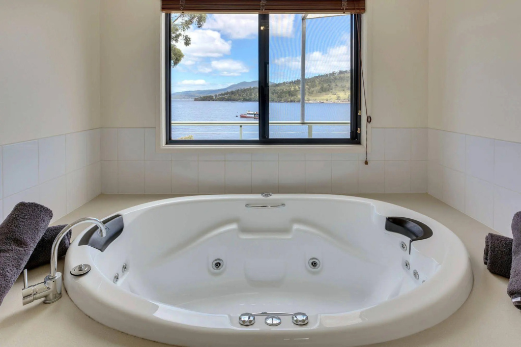 Port Huon Cottages