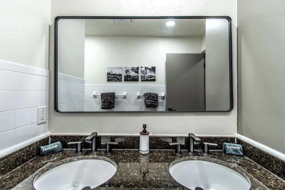 Ocean Dr Sleeps 19 With Hot Tub & Game Room
