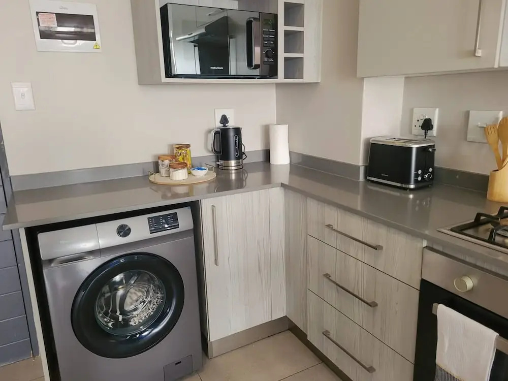 Charming 2-bedroom Apartment in Midrand, Close to Mall of Africa