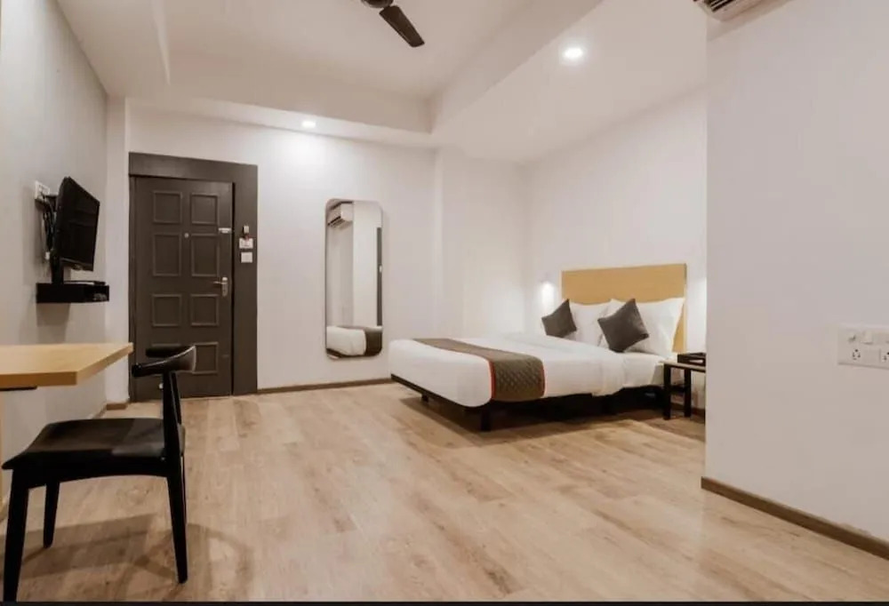 Hotel Satya Townhouse