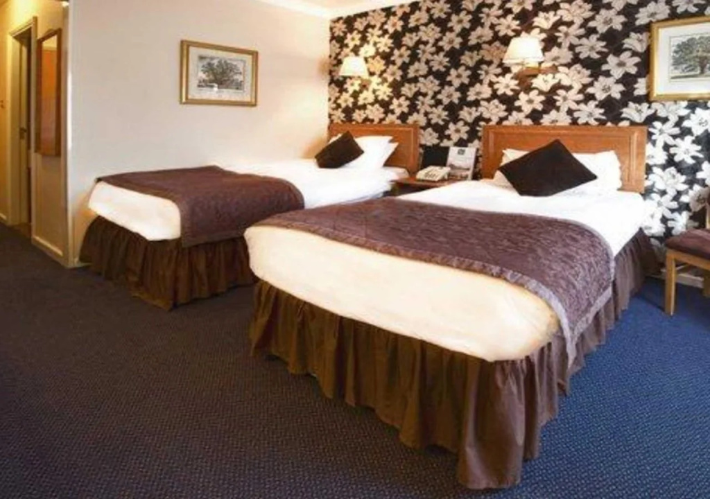 Superior Hotel