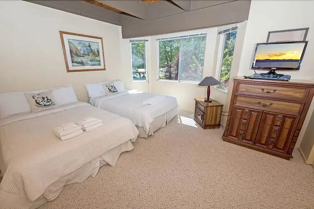 439 Ala Wai Blvd.,103 - 3 Br condo by RedAwning