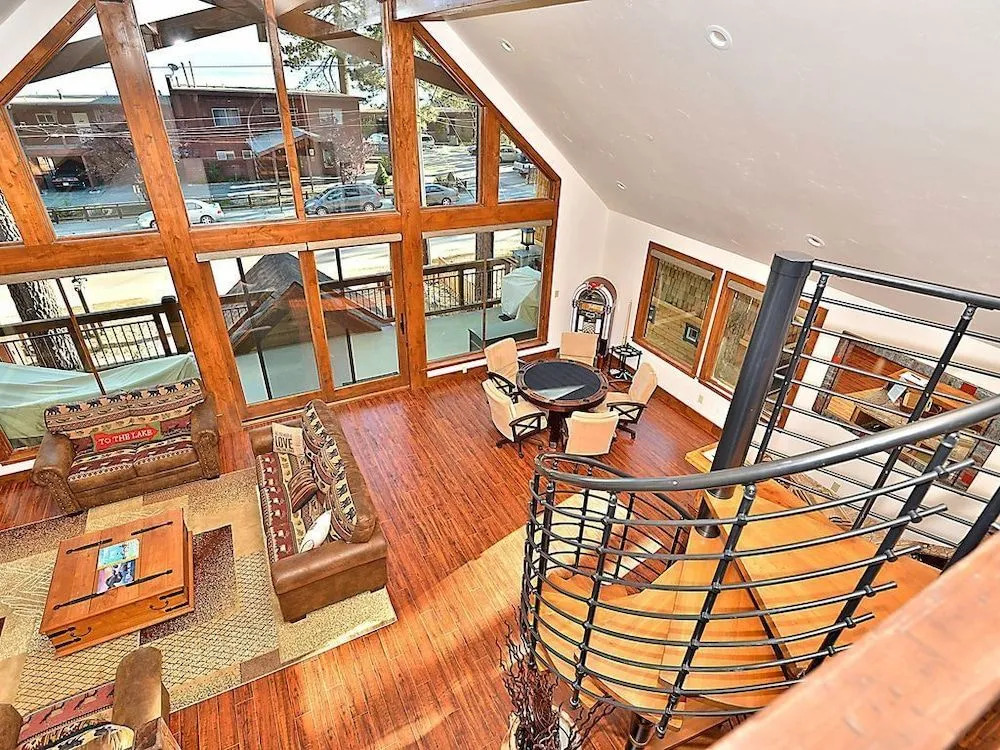 5BR 4BA Lake Tahoe Luxury Vacation Rental by RedAwning