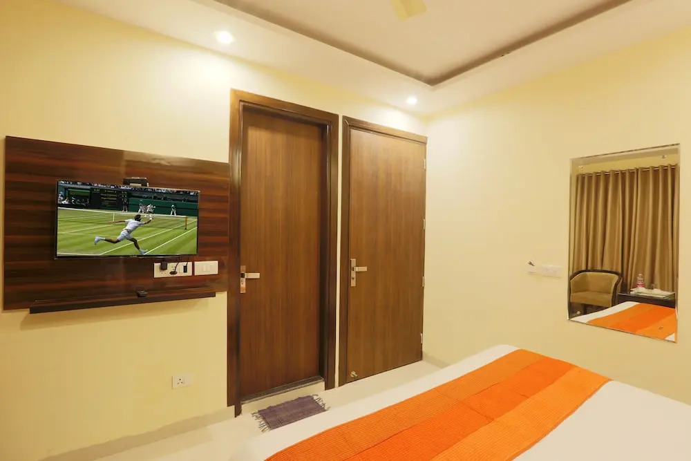 Hotel Viva Palace By OPO,Free Airport Pick up & Drop
