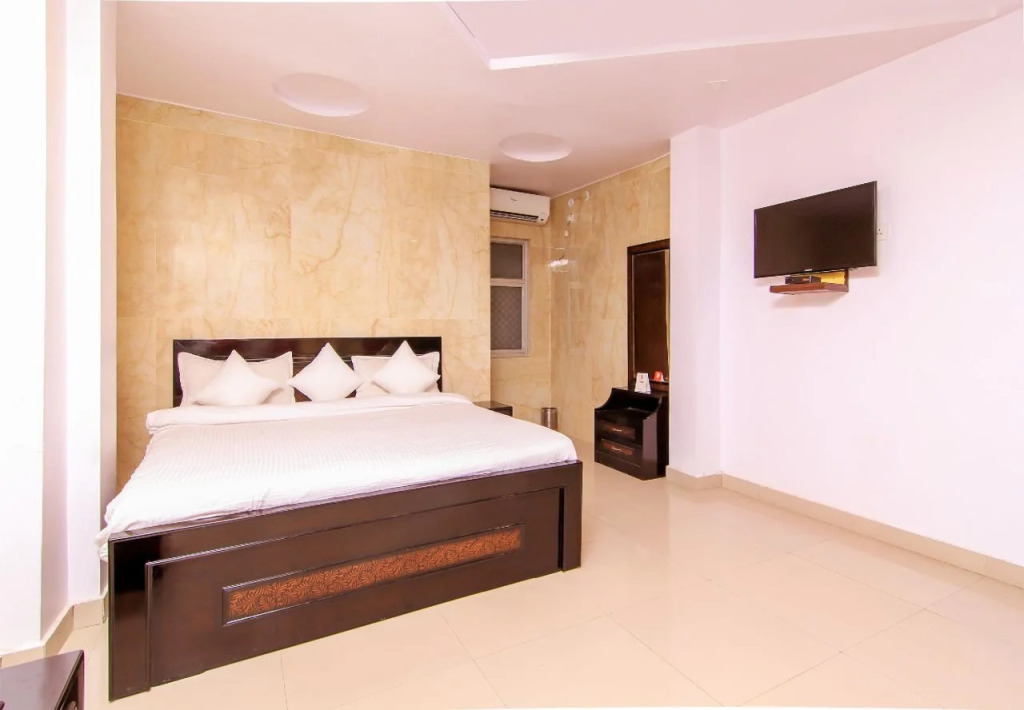 Surya Continental Hotel by OYO Rooms