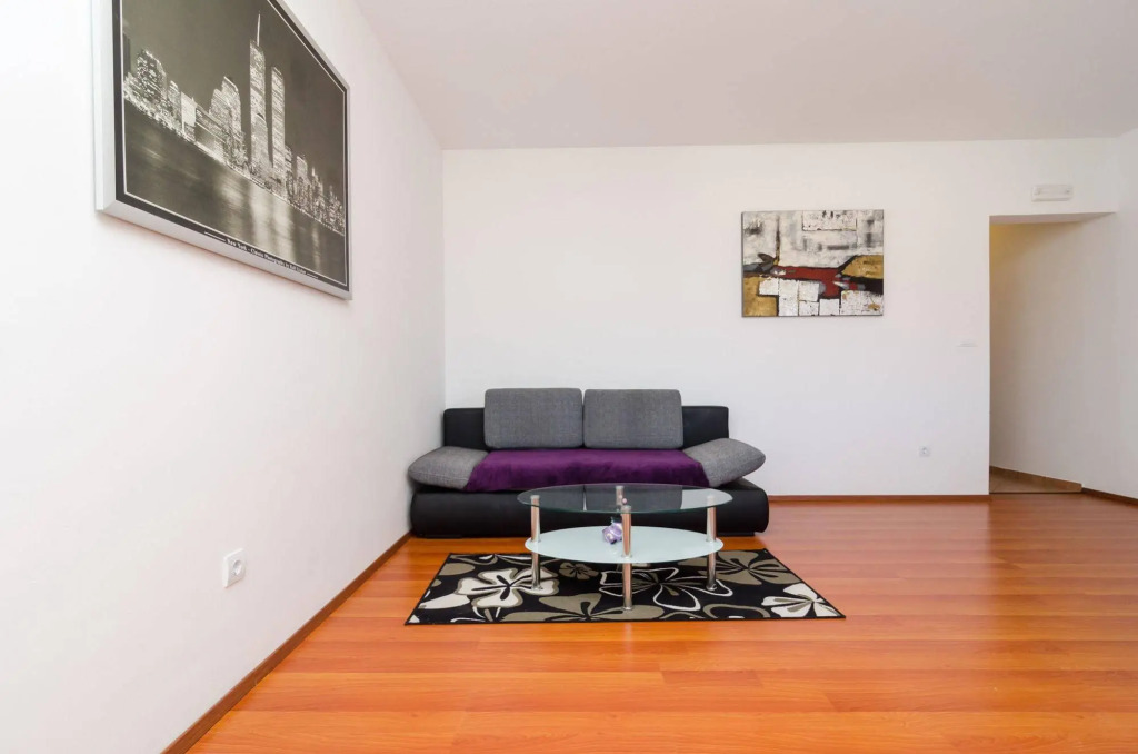 Apartments Mira