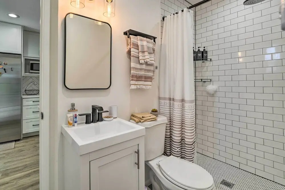 Scottsdale Retreat w/ Hot Tub, 2 Mi to Old Town