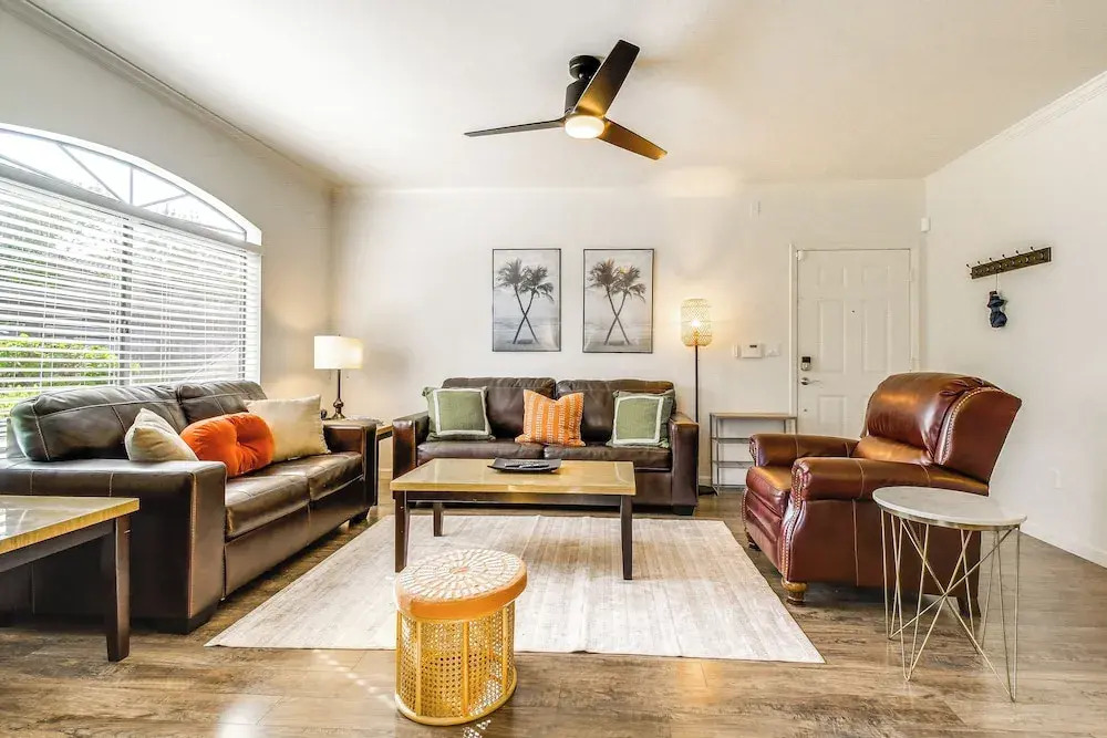 3 Mi to Tpc: Chic Condo w/ Pool Access & Grills