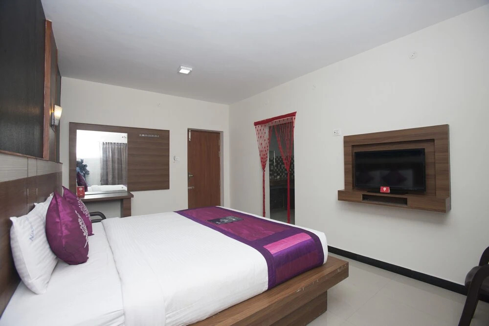 Hotel Nakshatra Grand