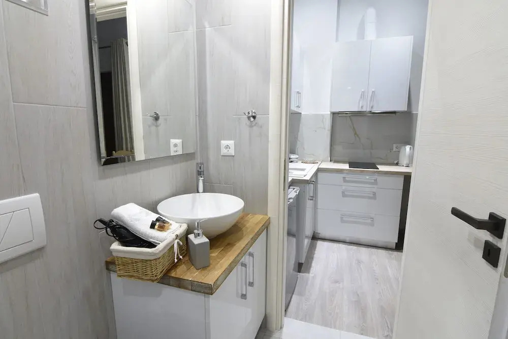 Great Alexander Suites