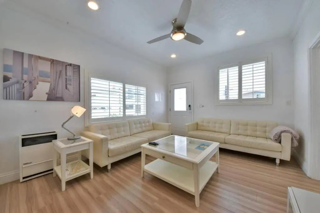 1000#5 Premier Modern Home w View, Parking, and AC