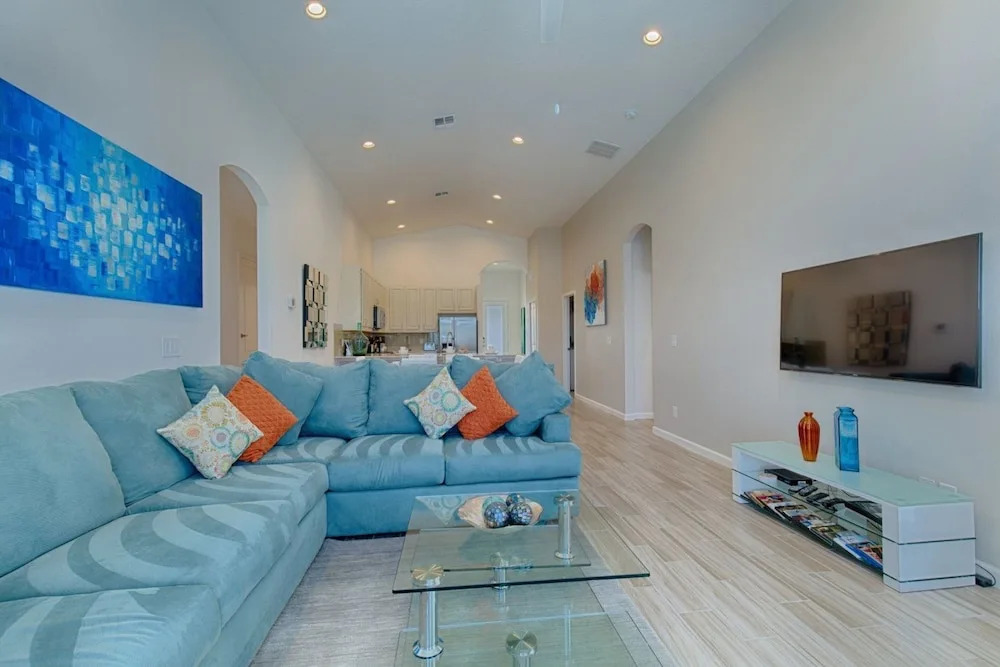 Stunning 4 bed Villa With Modern Decor and a South Facing Pool and spa Overlooking Water - 372