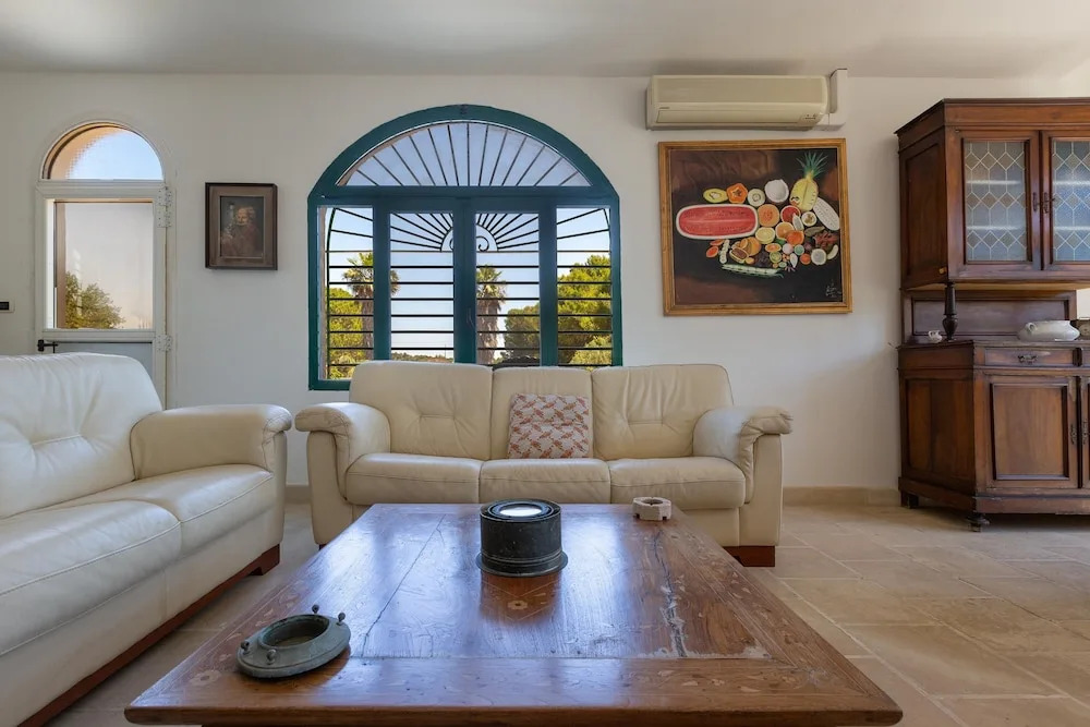 3593 Casina Cazzato by Barbarhouse